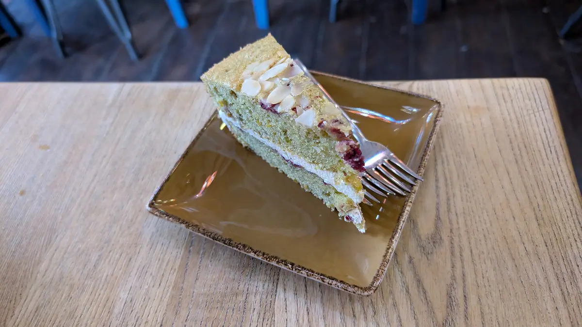 Alia's – cake shop in Globe Town, London